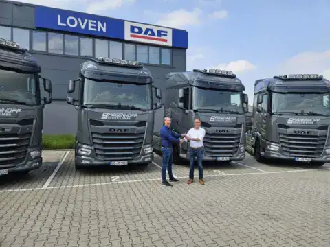 Ausgelieferter LKW DAF XG 530 FT an Sassenhoff Logistik GmbH