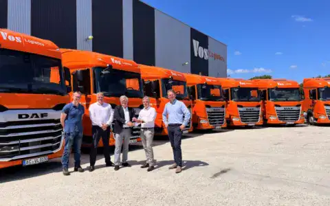 Ausgelieferter LKW DAF XF430 FT Low Deck an Vos Logistics