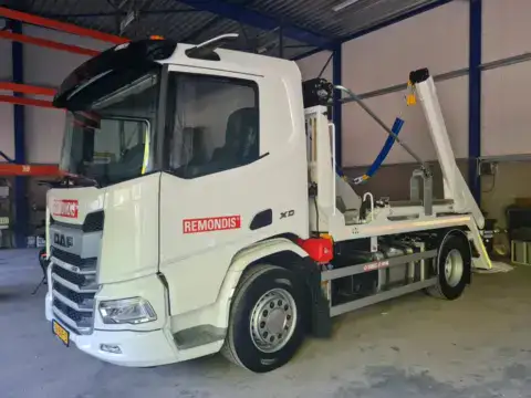 Ausgelieferter LKW DAF XD 410 FA met portaalarmsysteem an Remondis